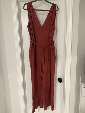 Sleeveless V-Neck Jumpsuit in Rust Size Large